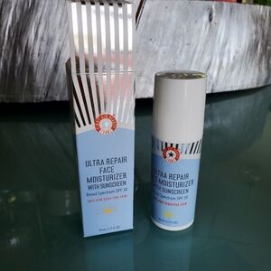 First Aid Beauty Ultra Repair Face Moisturizer with SPF 30